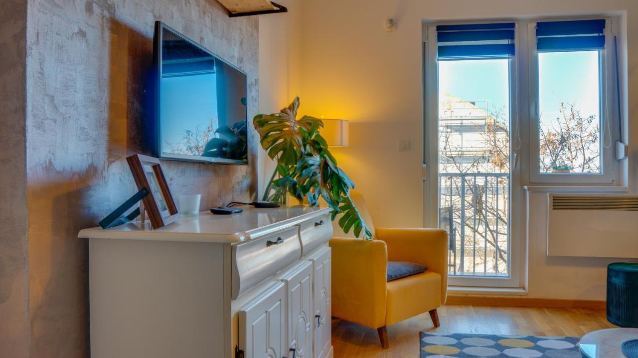 Spa Apartment Yang - Hot Tub, Sauna, Spa Нови-Сад Экстерьер фото