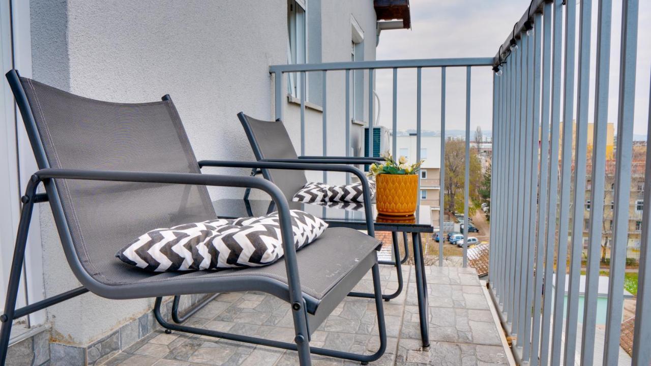 Spa Apartment Yang - Hot Tub, Sauna, Spa Нови-Сад Экстерьер фото