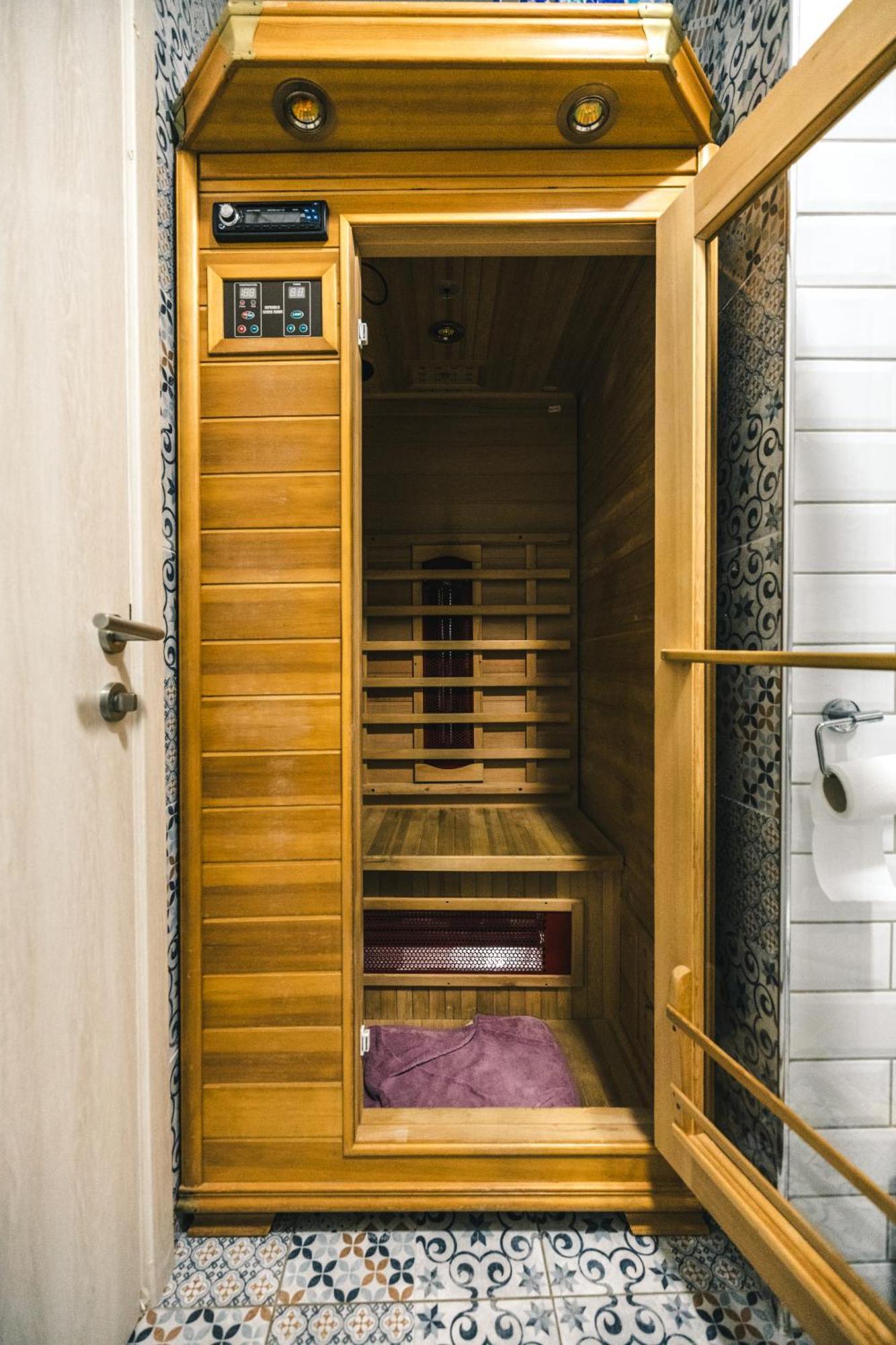 Spa Apartment Yang - Hot Tub, Sauna, Spa Нови-Сад Экстерьер фото